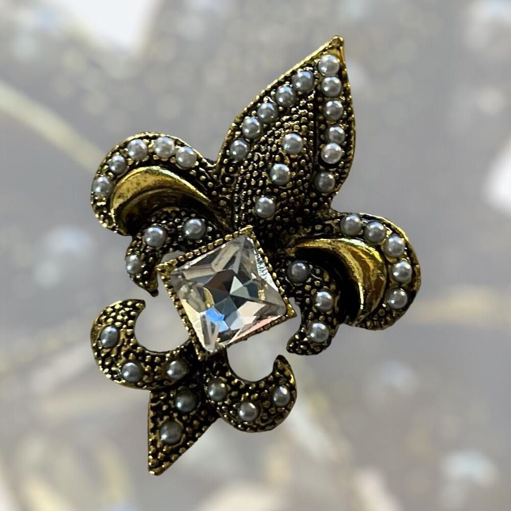 \Vintage Style Fleur De Lis Brooch Pin with Faux Pearls and Rhinestones